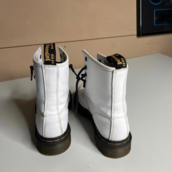 Dr. Martens 1460 White Leather Boots Women’s 38 EU 7 US Lace-Up Classic - Picture 5 of 7